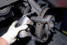 Service Camioane Lahorama Trading - Service Camioane Frane, Revizii, Suspensii, Magazin Piese Voluntari, Vulcanizare-Geometrie Roti Camioane - TEHNOLOGIE LASER JOSAM - Incarcare FREON