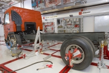 Service Camioane Lahorama Trading - Service Camioane Frane, Revizii, Suspensii, Magazin Piese Voluntari, Vulcanizare-Geometrie Roti Camioane - TEHNOLOGIE LASER JOSAM - Incarcare FREON